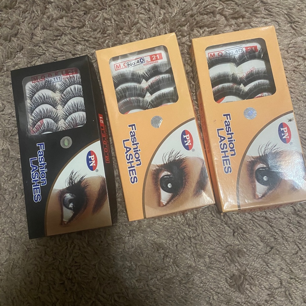 False eyelashes
